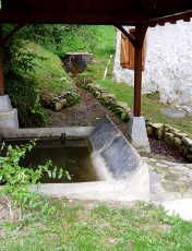 Ancien lavoir r�gion Beaud�an